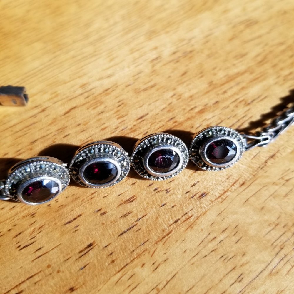 Silver, marcasite, and garnet bracelet - Picture 3 of 3